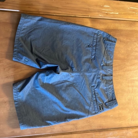 VOLCOM Surf &Turf 2 Way Stretch Shorts Size 28 - Picture 8 of 10